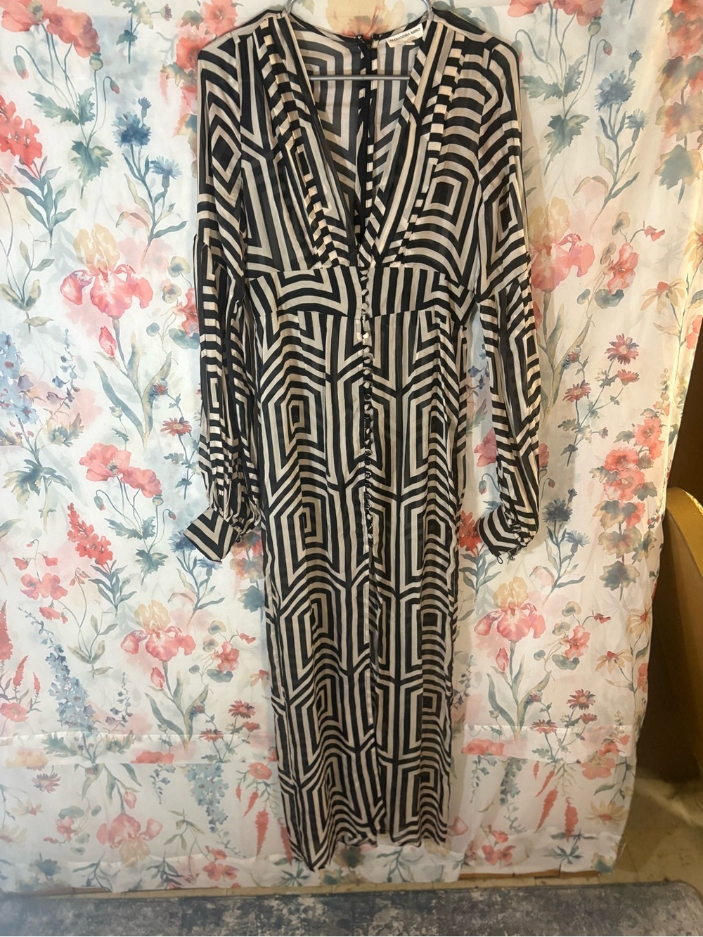 Black & White Geometric Maxi Dress - V-Neck Long Sleeve